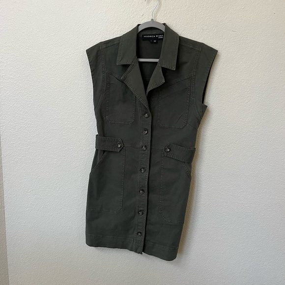 VERONICA BEARD | Cotton-Blend Twill Button Mini Dress in Army Green | Size 6 - Picture 3 of 13